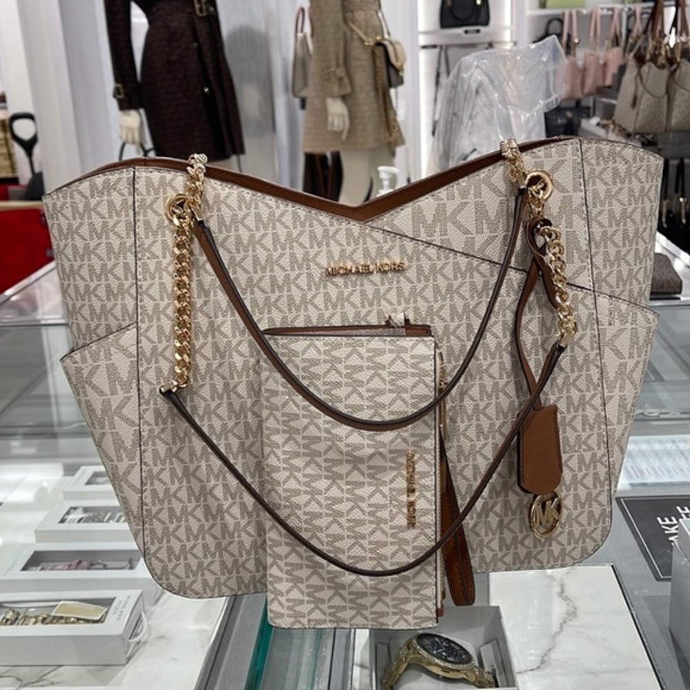 MICHAEL KORS LARGE X CHAIN SHOULDER TOTE 
& 
LARGE DOUBLE ZIP WALLET WRISTLET